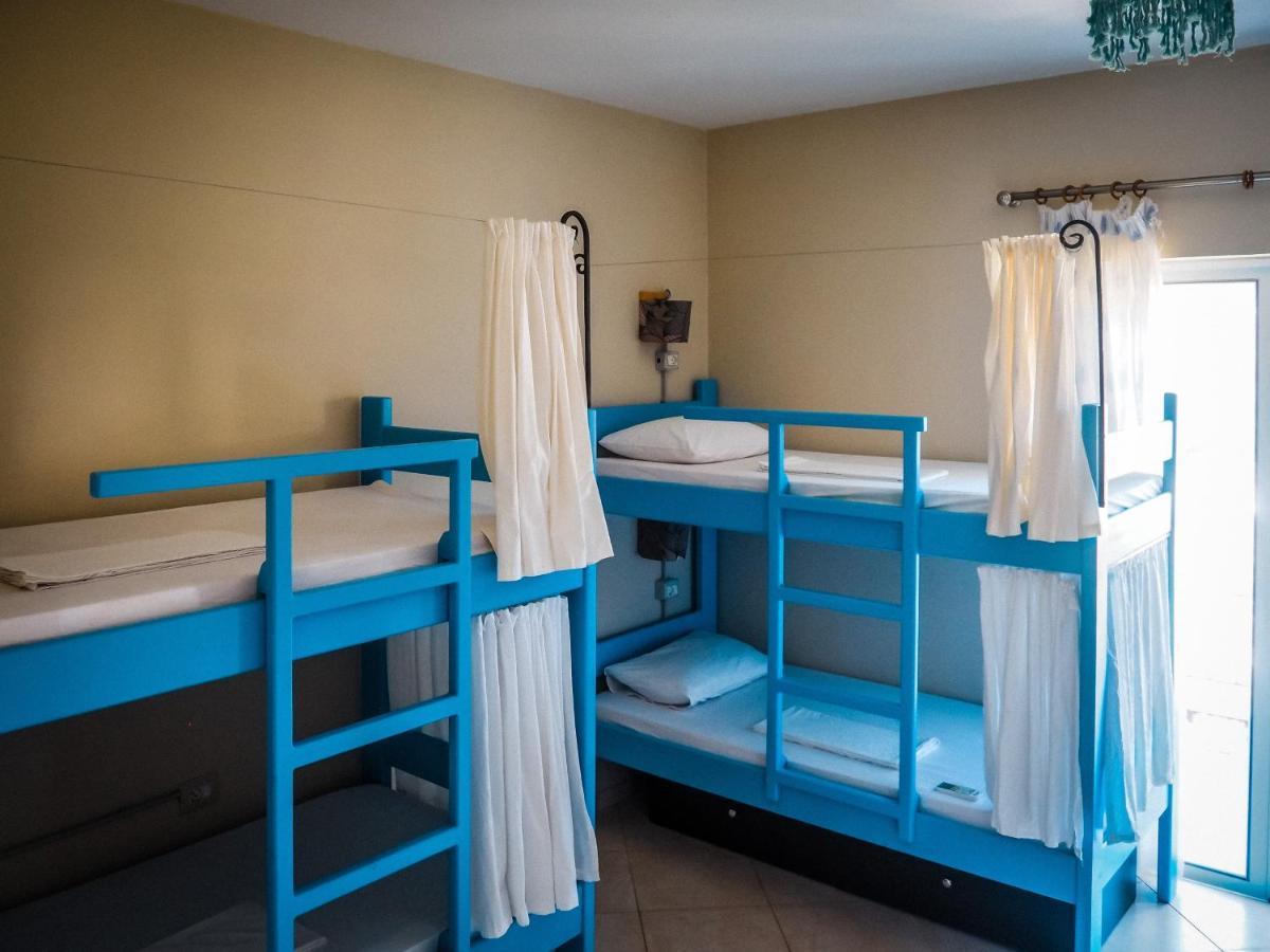 Sun Bakers Hostel Himare Bagian luar foto