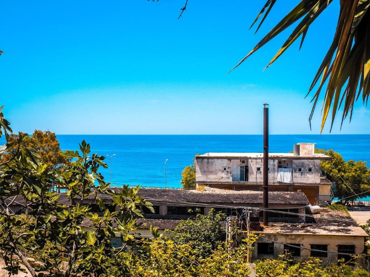 Sun Bakers Hostel Himare Bagian luar foto