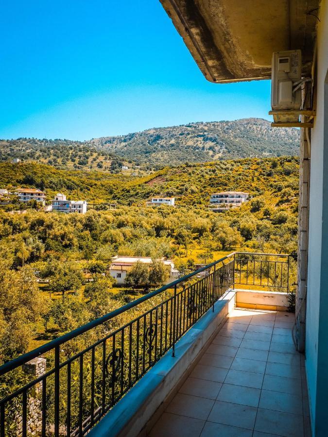 Sun Bakers Hostel Himare Bagian luar foto